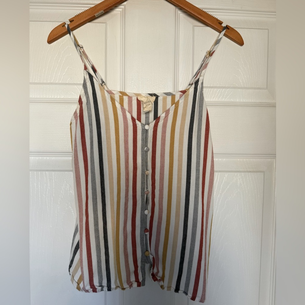 Francesca’s Harper Tank with Button detail